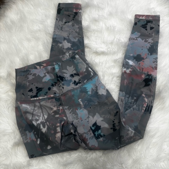 Lululemon Wunder Under High-Rise Tight 28" Full-On Luxtreme Multi-Colored size 4 - Picture 3 of 9